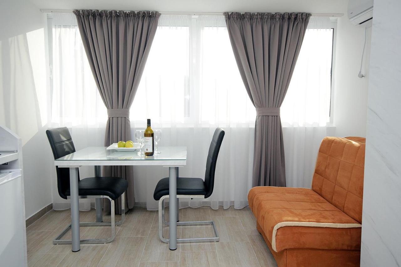 Apartments Residence Dj Petrovac Εξωτερικό φωτογραφία